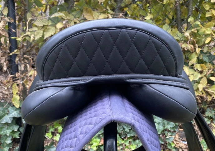 Emporio Hilbar Islandsattel von hinten