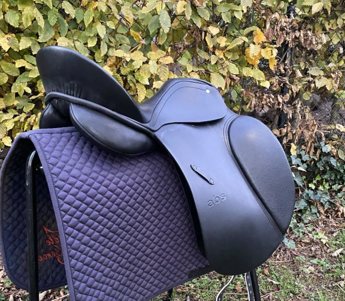 ABS Passier Dressursattel schräg rechts